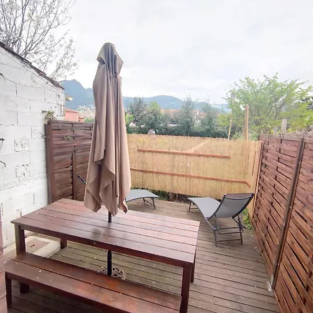 Apartament T2 Proche Et Tous Commerces *