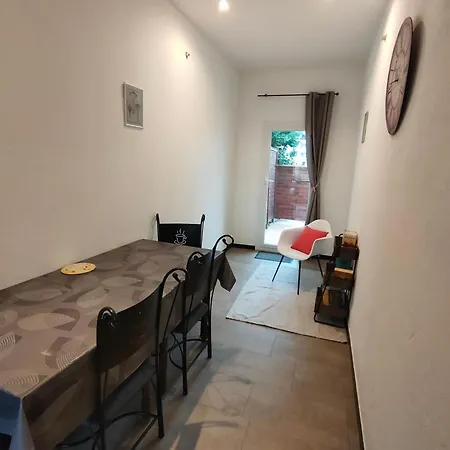 T2 Proche Et Tous Commerces Apartmán